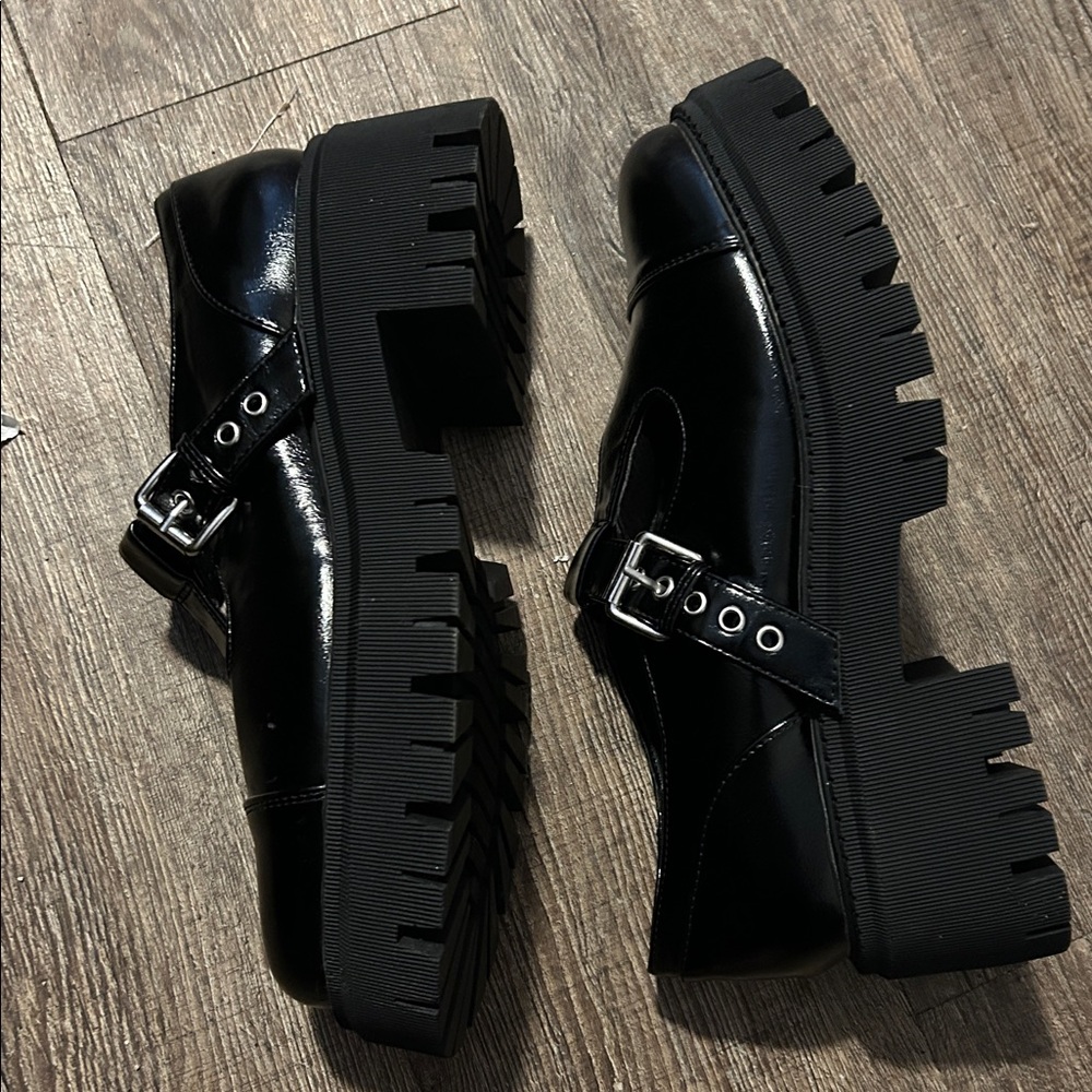 DV by Dolce Vita Black Patent Platform Mary Janes